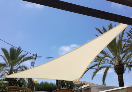 Tensioned shade sails
