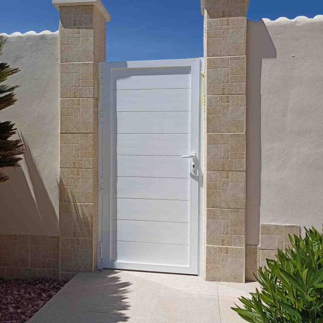 puerta blanca